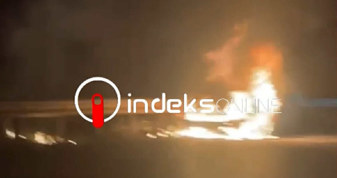 Digjet një veturë në autostradë, magjistralja Prishtinë-Prizren