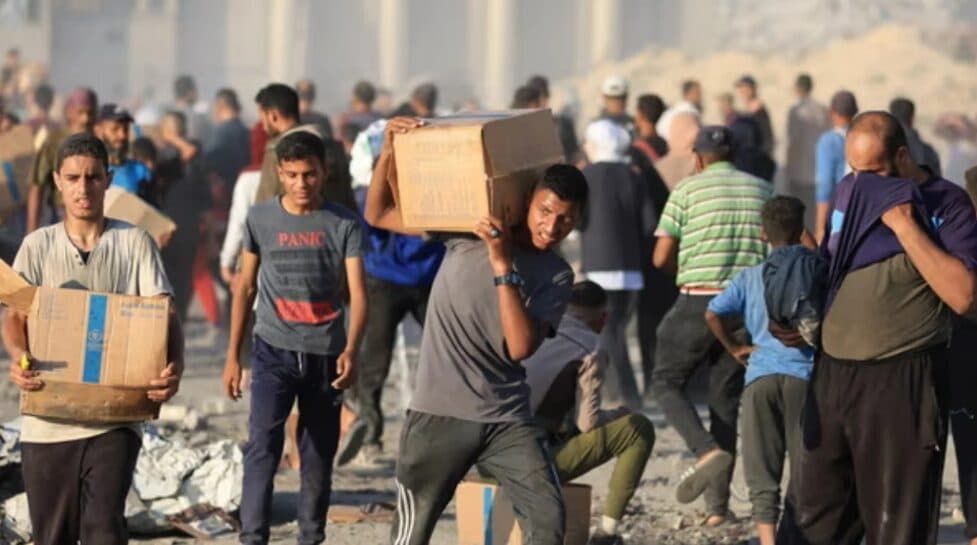 Izraeli nuk ndal sulmet! Të paktën 34 të vrarë në Gaza, mes tyre edhe palestinezët që prisnin ndihma ushqimore