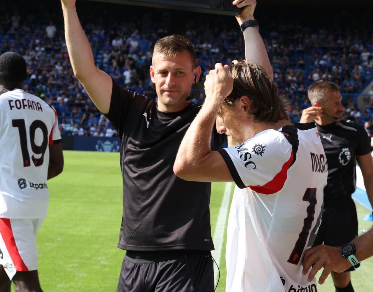 Luka Modric debuton me AC Milanin, vishet me fanellën e klubit italian