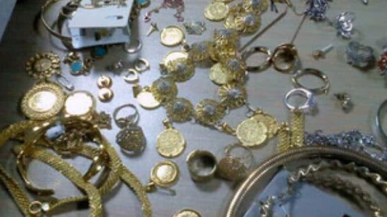 Një çift kosovar nuk e deklaroi vlerën e arit në hyrje të Serbisë, Koci njofton se ai iu është konfiskuar: Nesër paraqiten para gjykatës serbe