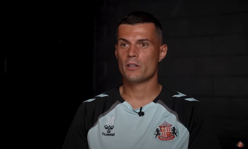 “Jam fitues, kërkoj shumë”, Granit Xhaka paralajmëron bashkëlojtarët e tij si kapiten: Krenar, njerëzit më njohin…!