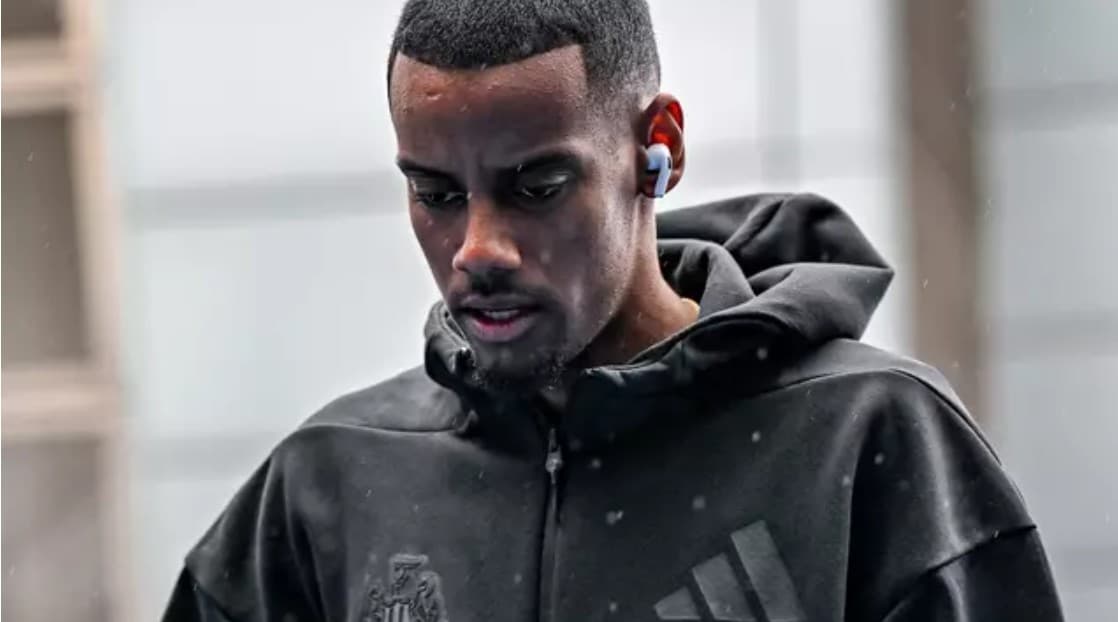 Agjentit të Alexander Isak i ishte ndaluar hyrja në klub – ai pati konflikt me një legjendë të Premier League