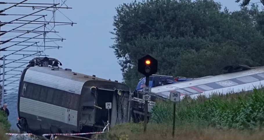 Del nga hekurudha treni në Danimarkë, një i vdekur dhe disa të plagosur