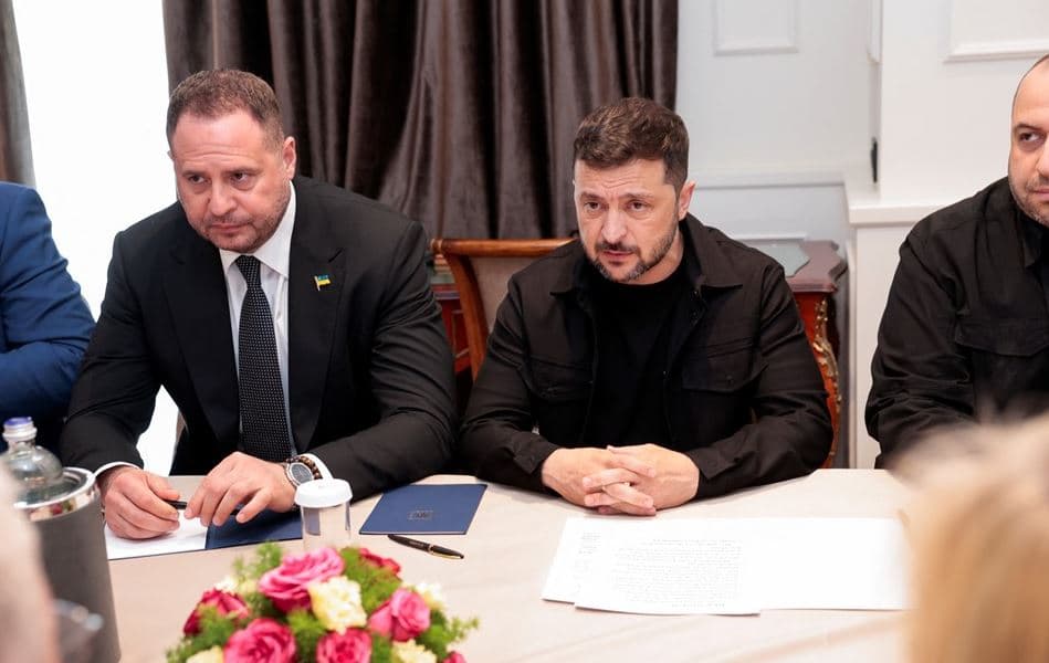 Shefi i stafit të Zelenskyy thotë se Ukraina e kujton “gabimin e Budapestit”