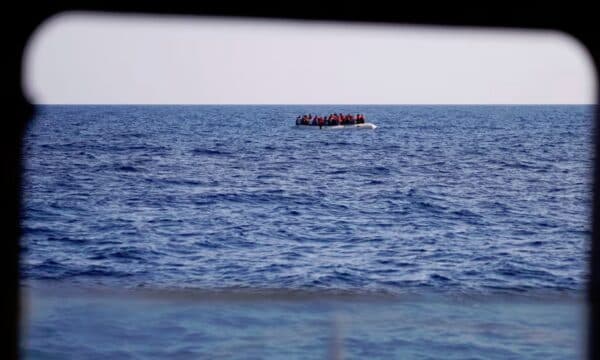 U hodhën nga varka në det, zhduken 12 emigrantë në Spanjë