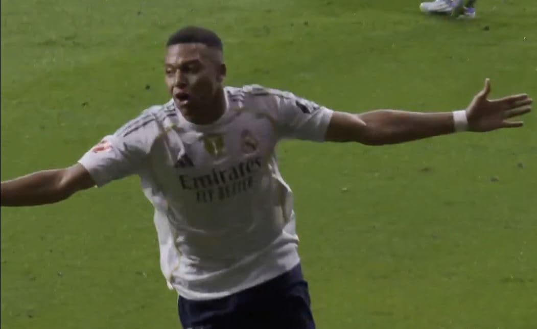 Mbappe me dy gola, Vini Jr i tregon Xabit që s’bën të lihet në stol!
