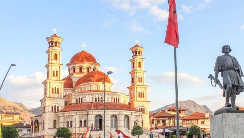 Emërohen administratorët e rinj në Bashkinë e Korçës, ndryshohen nënkryetarët edhe në Devoll