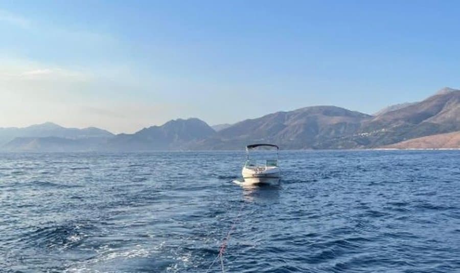 Himarë, Policia Kufitare shpëton tre turistët e bllokuar në det