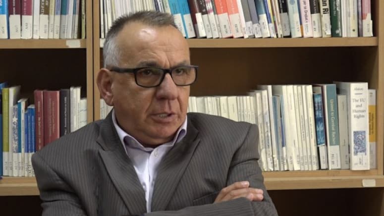 Bob Doll, engjëlli Gabriel i Kosovës