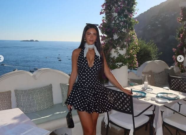 Alba pehria, shkëlqen nga Italia