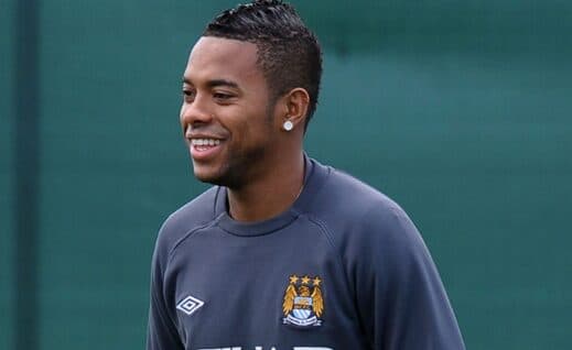 Robinho bëhet trajner i futbollit në burg