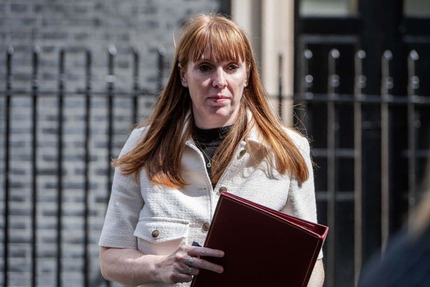 Dorëhiqet zëvendëskryeministrja e Britanisë