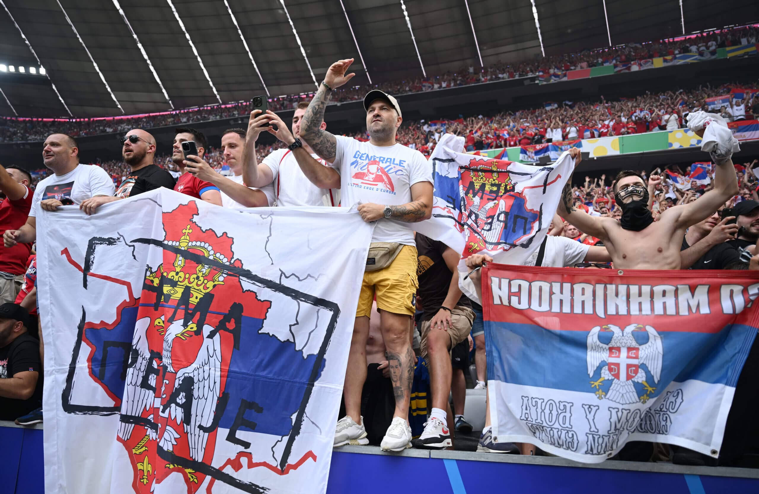 Serbët me thirrje “Kosova – Serbia” edhe në ndeshjen ndaj Anglisë