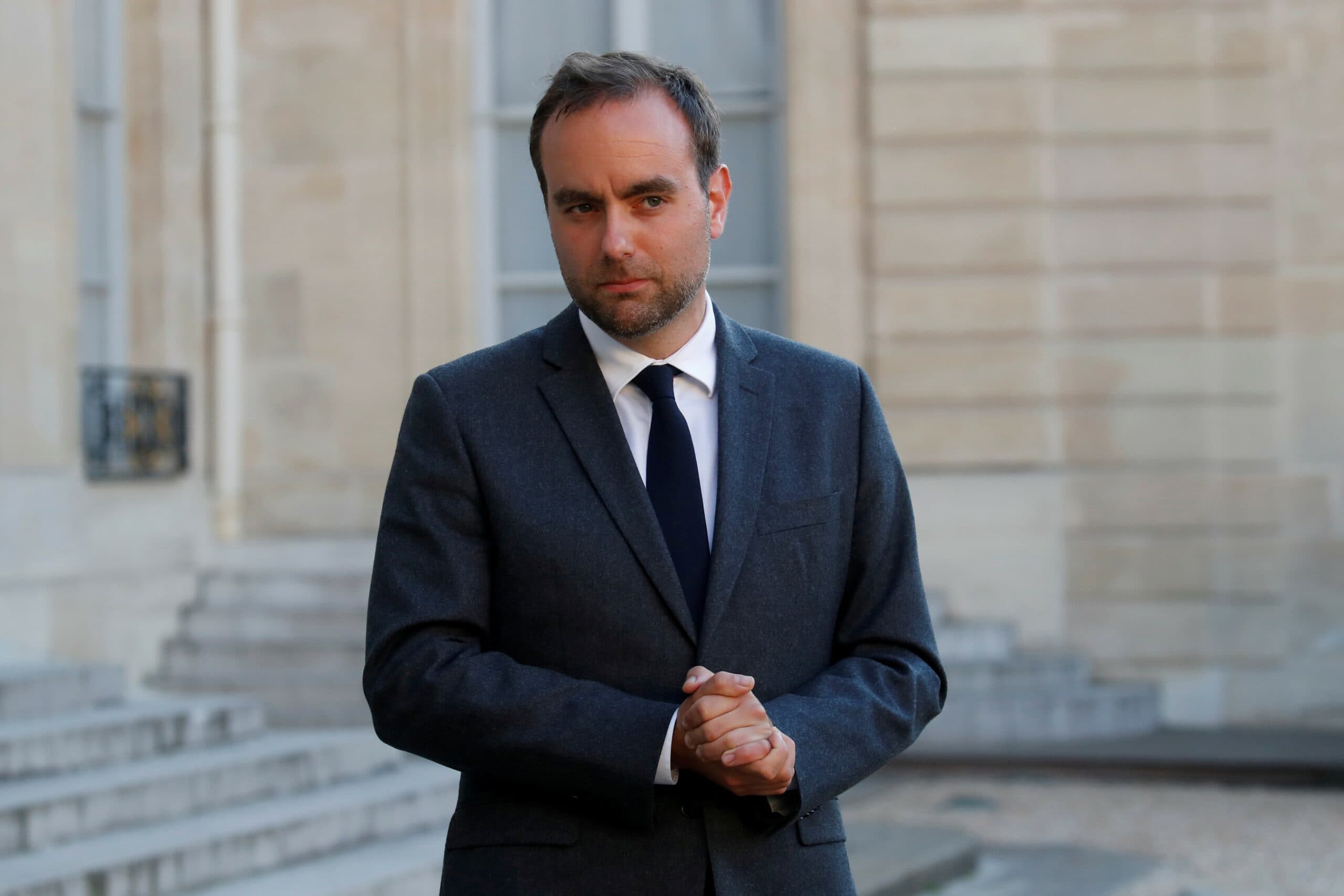 Emërimi i kryeministrit të ri nxit protesta në Francë