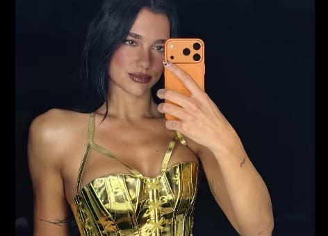 Dua Lipa, njëra ndër të parat në botë që e ka pasur në duar iPhone 17 – kjo është arsyeja!