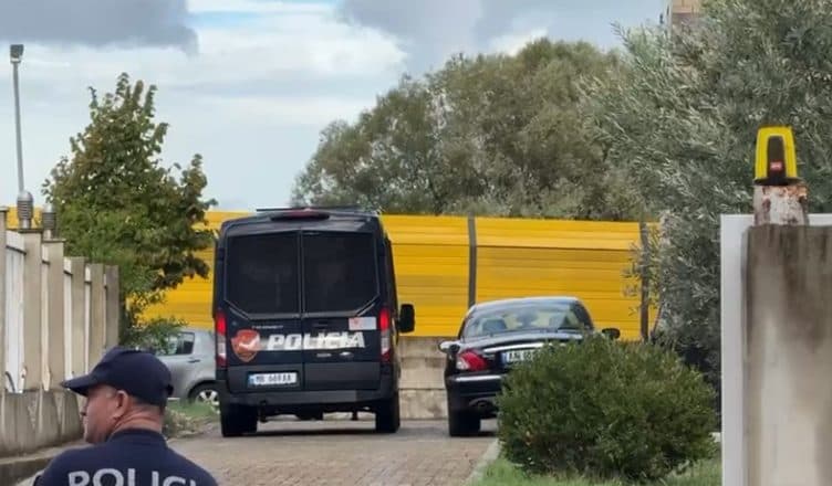 Masakra me dy viktima dhe dy të plagosur në Shkodër, mbërrin në Gjykatë autori i dyshuar Ragip Gila