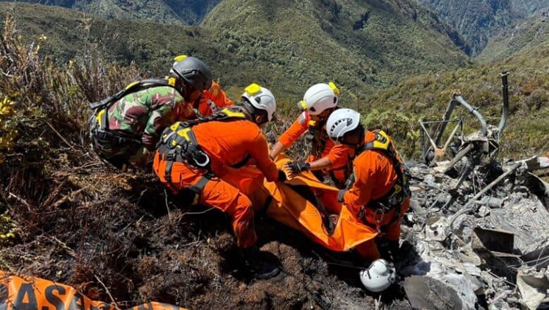 Rrëzohet helikopteri në Indonezi, katër të vdekur