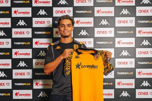 ​Djali i Ronaldinhos i bashkohet klubit anglez