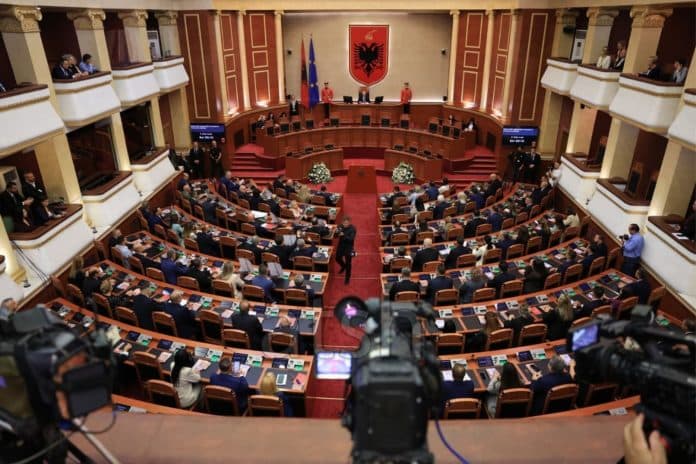 Seanca e parë e Legjislaturës XI të Kuvendit, 72 deputetë të rinj