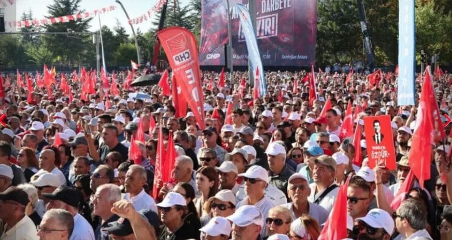 Protesta masive në Ankara kundër gjyqit ndaj opozitës