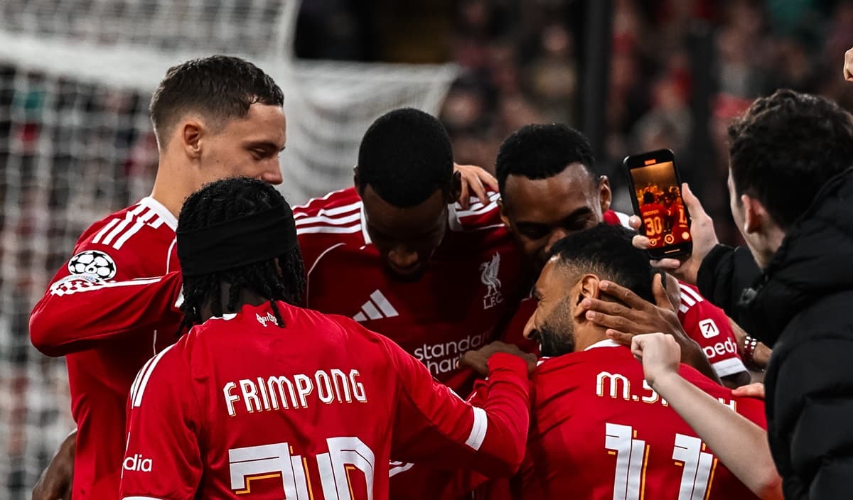 Liverpool “shkund” Atleticon me dy gola të shpejtë, Salah në super formë