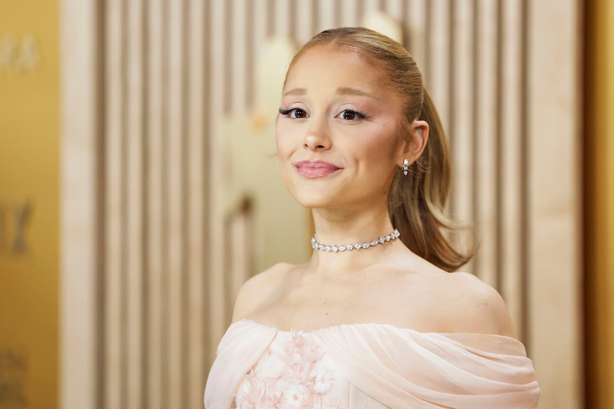 Thyhet rekordi/ Biletat për turneun e Ariana Grande-s shiten brenda 15 minutash
