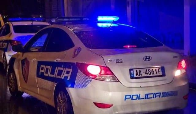 Dhunohet një punonjës policie në Fushë-Krujë, identifikohet autori (EMRI)