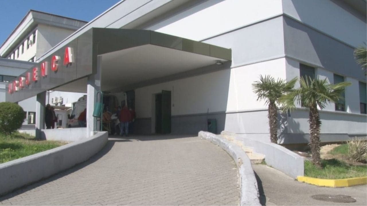 Kërcënoi Drejtorin e Spitalit të Durrësit që t’i merrte mbesën në punë, nis hetimi për 41-vjeçarin