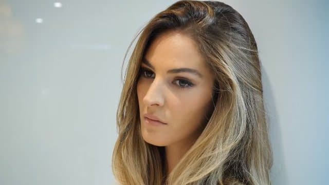 “Më ka pas thye qafën”, Emina Cunmulaj foli pa doreza për martesën e parë me një shqiptar