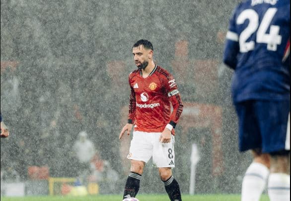 Spektakël në “Old Trafford”, Manchester Unitedi ia shkakton humbjen e parë Chelseat