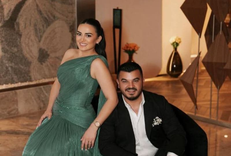 Albina Kelmendi me dedikim për burrin e saj: Me ty, çdo moment shkëlqen më shumë