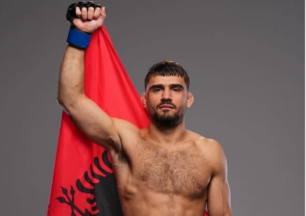 Ramiz Brahimaj i pamëshirshëm, mposht me nokaut luftëtarin amerikan në UFC (VIDEO)