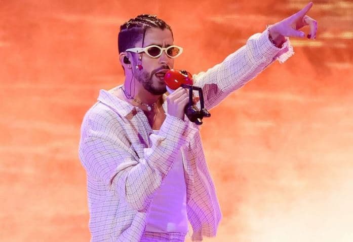 Bad Bunny i përgjigjet kritikave për Super Bowl