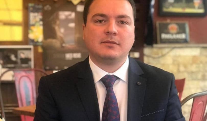 Si Berisha asgjësoi partiçkat e djathta