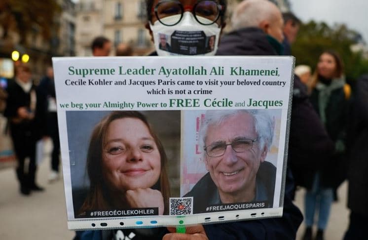 Irani liron çiftin francez që kaluan tre vjet në burg
