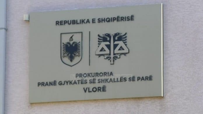 Përvetësoi 20 milionë lekë nëpërmjet mashtrimit, “arrest shtëpie” për avokatin në Vlorë