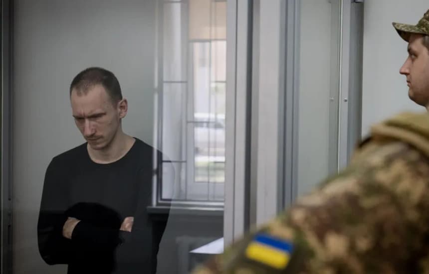 Ukraina dënon me burgim të përjetshëm ushtarin rus