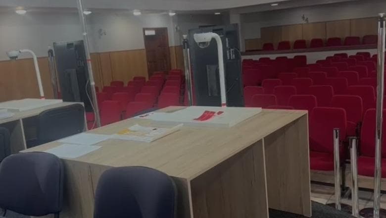 Zgjedhjet e pjesshme vendore në Shqipëri, deri në orën 15:00 pjesëmarrja arrin në 16.08%
