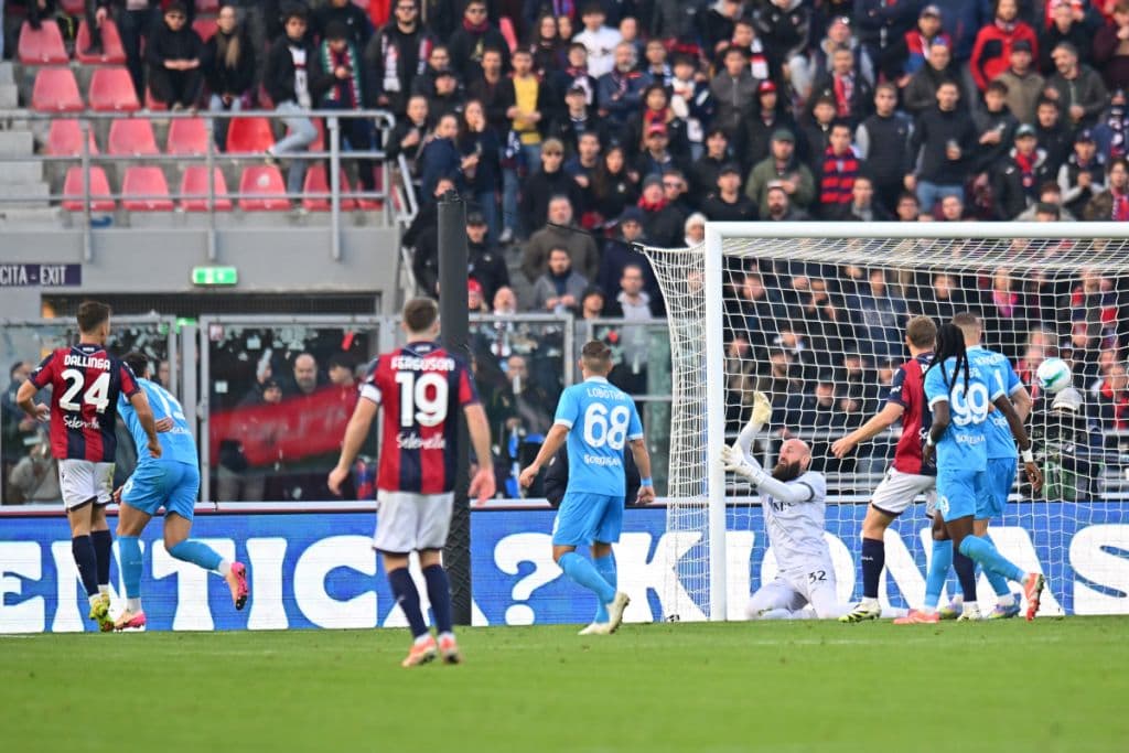 Napoli dështon ndaj Bolognas, mposhtet 2-0