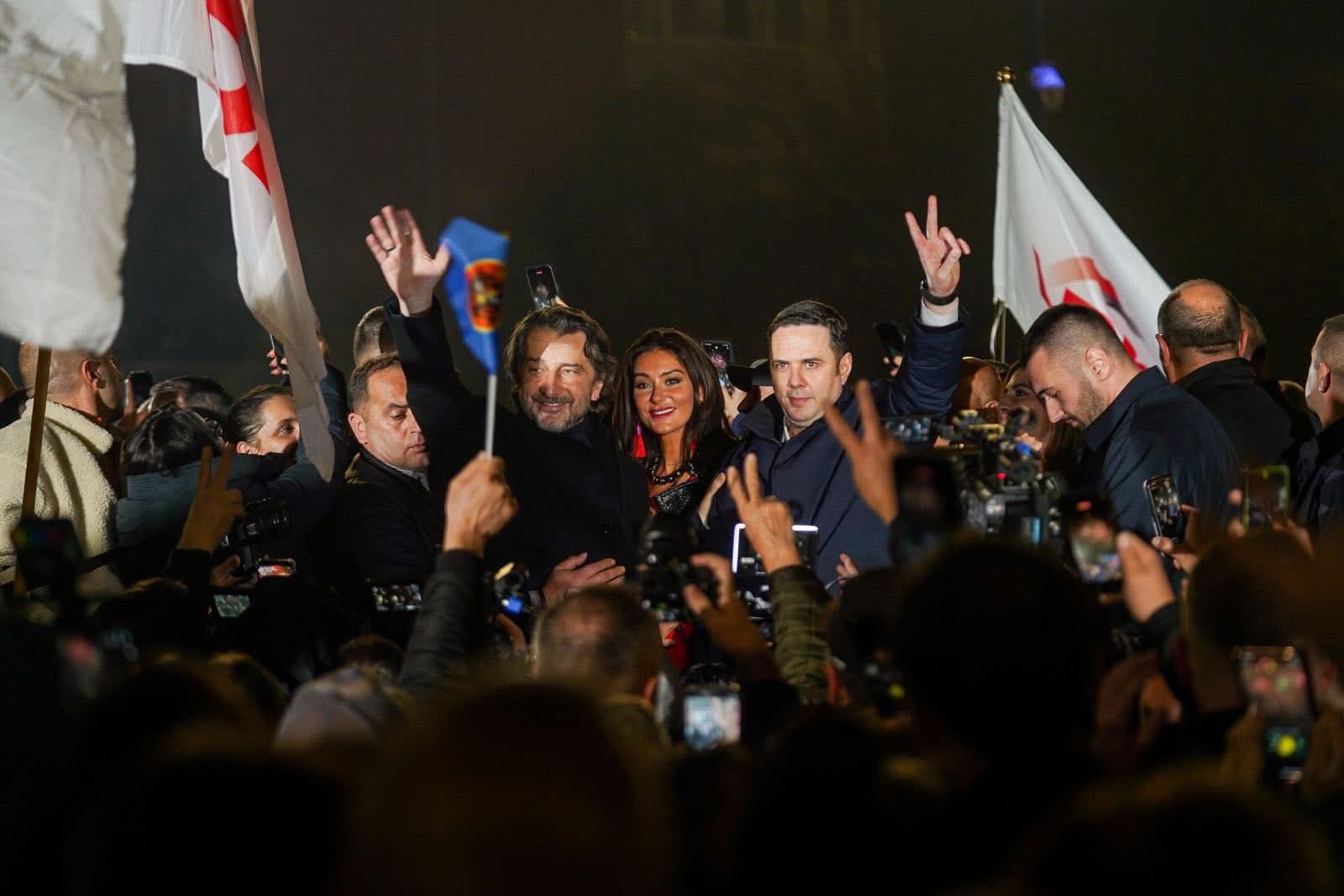Abdixhiku “harron” komunat e tjera, lajmërohet sërish për festën e Prishtinës