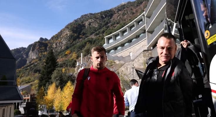 “Kuqezinjtë” arrijnë në Andorrë, të gatshëm për ndeshjen e rëndësishme!