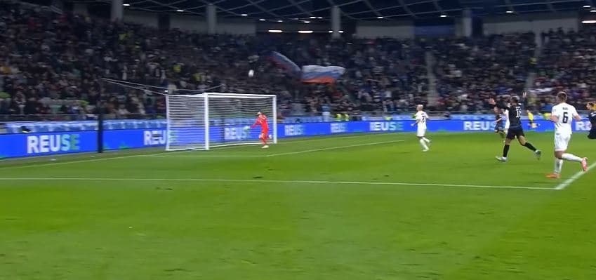 Autogol qesharak, Kosova dyfishon epërsinë ndaj Sllovenisë