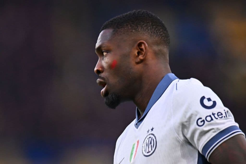 Pse të gjithë lojtarët e Serie A do të mbajnë një vijë të kuqe në fytyrë?