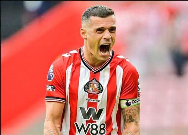 Granit Xhaka, mesfushori më i vlerësuar në Premierligë