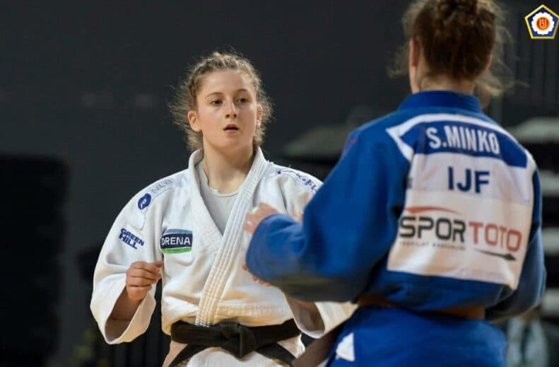 Enise Zijade mposht serben, siguron gjysmëfinalen në Junior European Cup