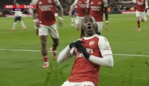 Eze dyfishon epërsinë e Arsenalit ndaj Tottenhamit
