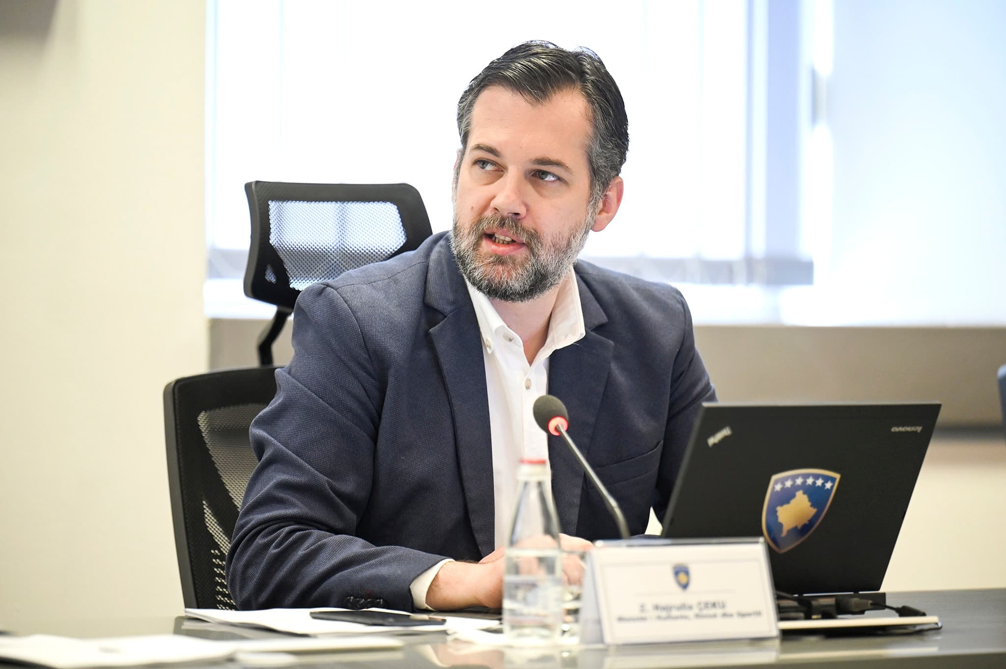 Çeku i shpreh ngushëllime familjes së Shpat Kasapit: Me zërin e tij, bashkoi publikun anembanë trojeve shqiptare