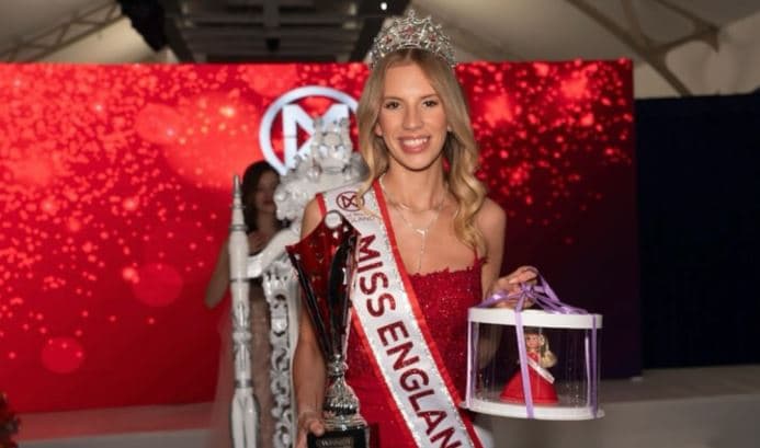 20-vjeçarja kurorëzohet “Miss Anglia”, deklaron hapur: Krenare që jam lezbike