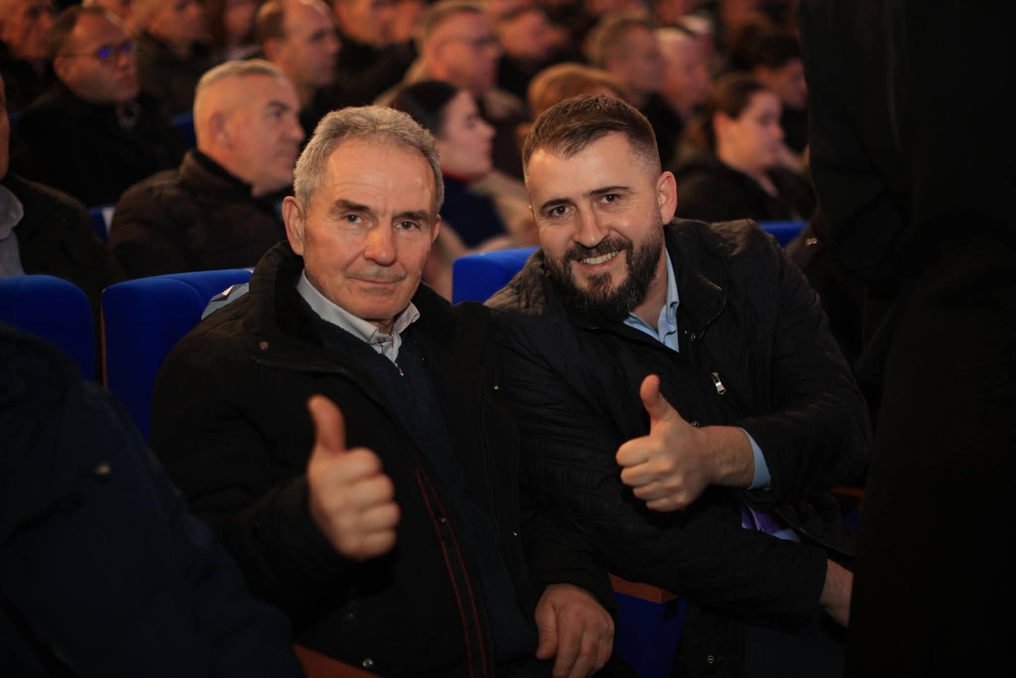 Klina shpërthen në mbështetje të PDK-së: Mërgim Lushtaku i bindur në fitore, “Zëri i qytetarëve foli qartë!” PDK fituese 100 përqind ( FOTO)