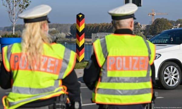 Featured image for Vidhen 20 mijë fishekë të ushtrisë gjermane nga një kamion